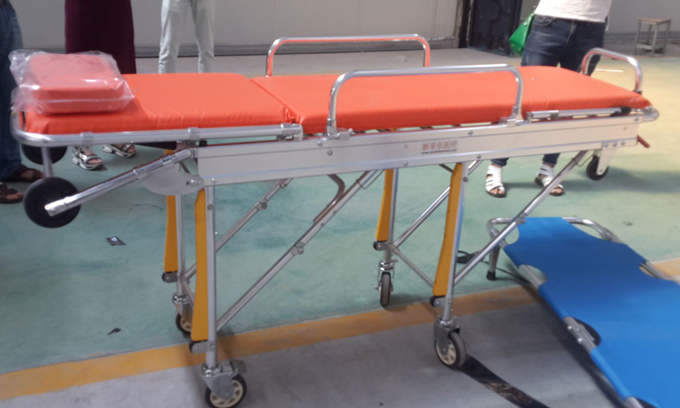 福特V348長(zhǎng)軸超人高頂監(jiān)護(hù)型救護(hù)車 福特V348長(zhǎng)軸超人高頂監(jiān)護(hù)型救護(hù)車